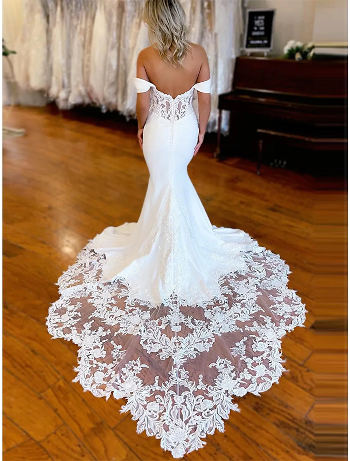 Formal Wedding Dresses Mermaid / Trumpet Off Shoulder Sleeveless Chapel Train Stretch Fabric Bridal Gowns With Appliques Summer Wedding Party