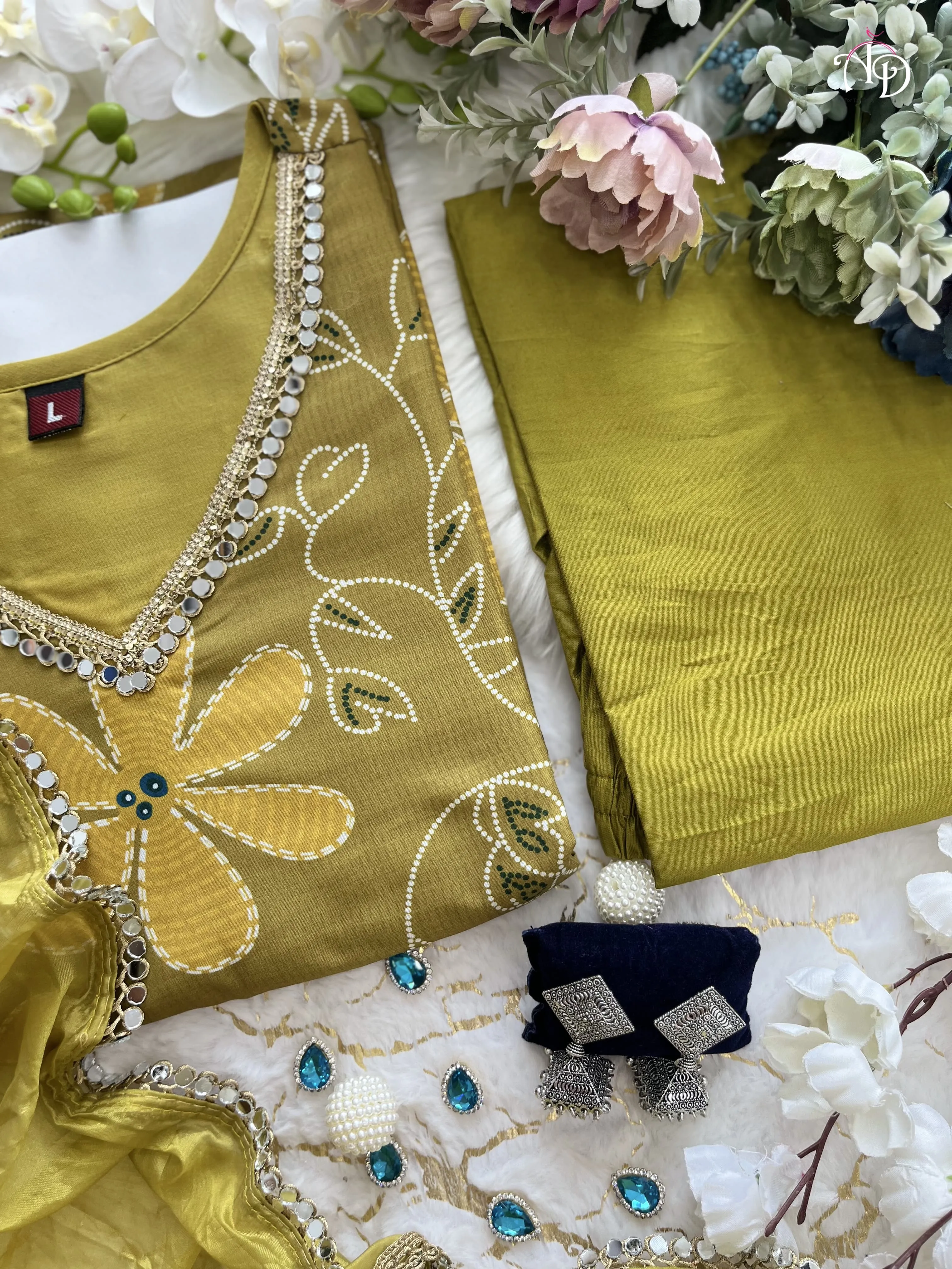 Women's Designer Party Wear Pure Soft Heavy Muslin Silk Salwar Suite