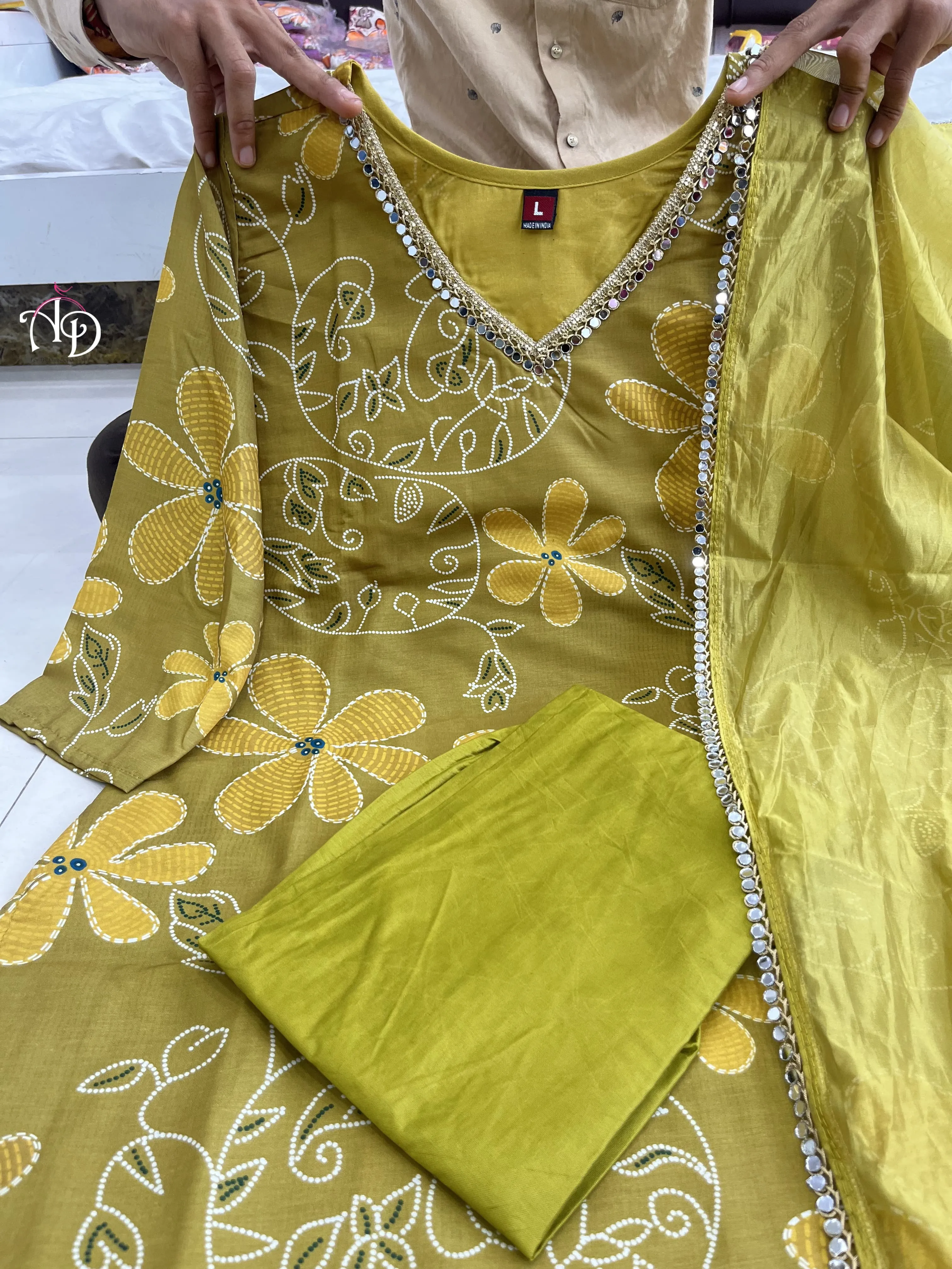 Women's Designer Party Wear Pure Soft Heavy Muslin Silk Salwar Suite