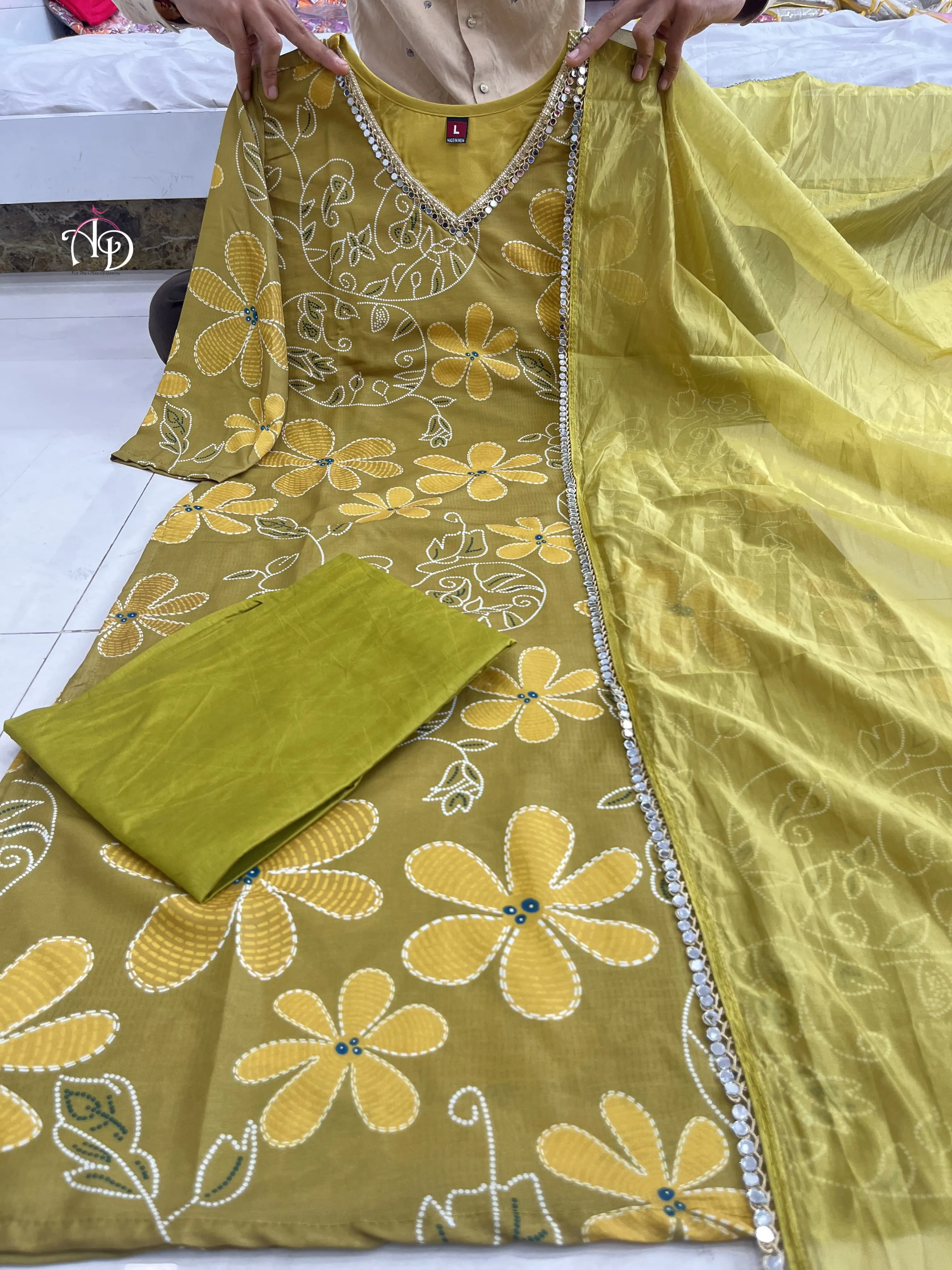 Women's Designer Party Wear Pure Soft Heavy Muslin Silk Salwar Suite